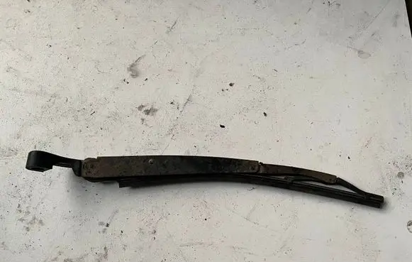 Honda HR-V Rear wiper blade arm
