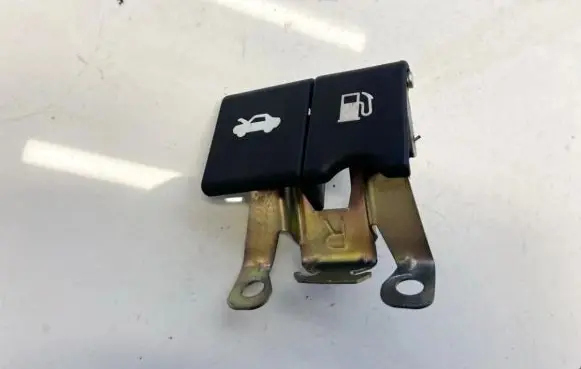 Nissan Qashqai Engine bonnet (hood) release handle