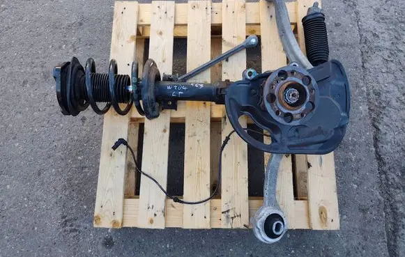 Mercedes-Benz C W204 Front wheel hub spindle knuckle