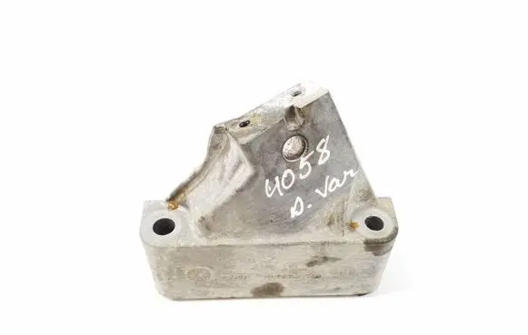 Engine mounting bracket
