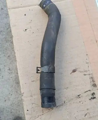 Audi Q7 4L Engine coolant pipe/hose 7L0815983B