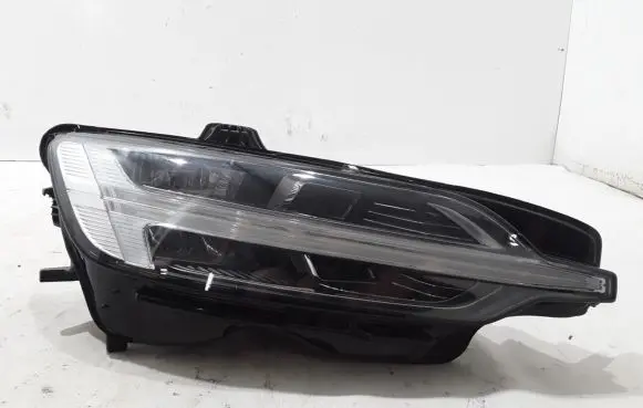 Volvo V60 Headlight/headlamp 32228810