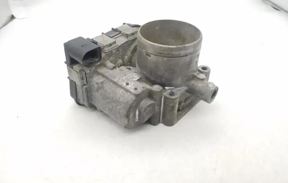 Volkswagen Jetta VI Throttle valve 03F133062B