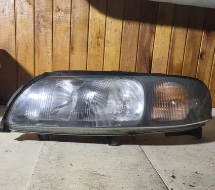 Volvo V70 Headlight/headlamp 8620686 89004805