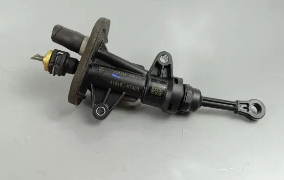 KIA Sportage Clutch master cylinder SE201874