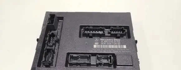 Mercedes-Benz A W169 Fuse module A1695453132