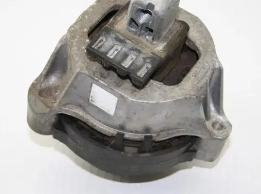 BMW 5 G30 G31 G38 Engine mount bracket 6883513