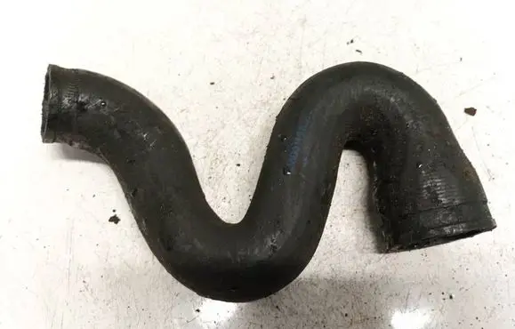 Volkswagen PASSAT B5 Intercooler hose/pipe 8d0145828c