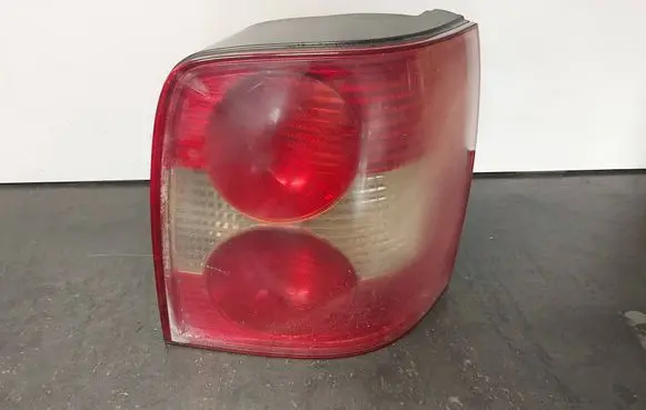 Volkswagen PASSAT B5 Rear/tail lights 3B9945096AA