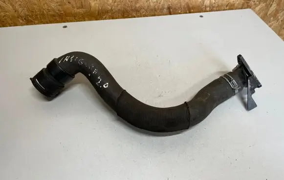 Opel Insignia A Engine coolant pipe/hose 13353318