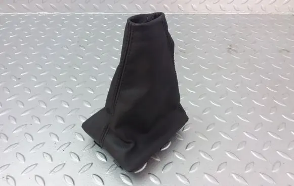 Skoda Fabia Mk3 (NJ) Gear lever shifter trim leather/knob 6V0711120
