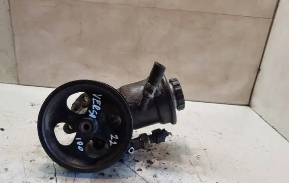 Toyota Corolla Verso AR10 Power steering pump 