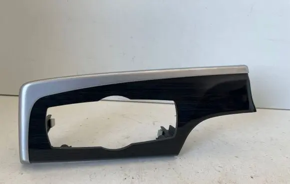 BMW 5 F10 F11 Panel trim 9166928 0739V0