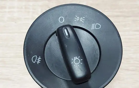Skoda Octavia Mk2 (1Z) Light switch 1Z0941431F