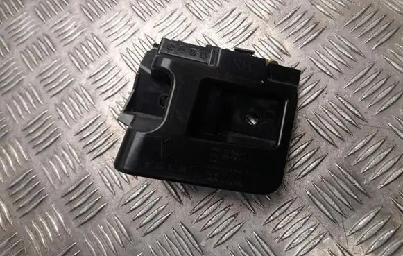 Tesla Model Y Rear bumper mounting bracket 193268100C