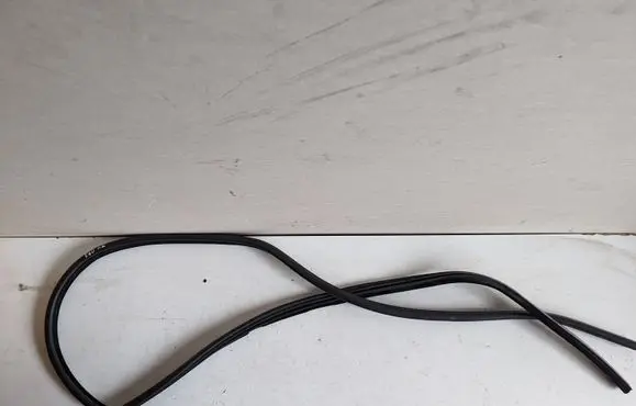 BMW 5 E60 E61 Rear door rubber seal (on body) 