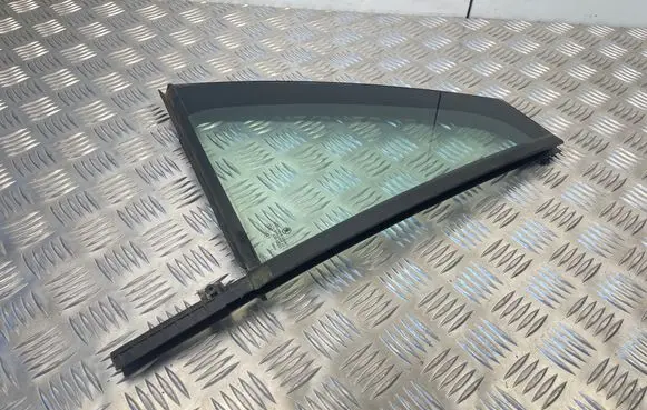 Rear vent window glass
