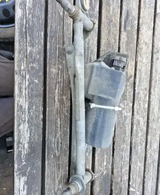 Renault Scenic I Front wiper linkage and motor