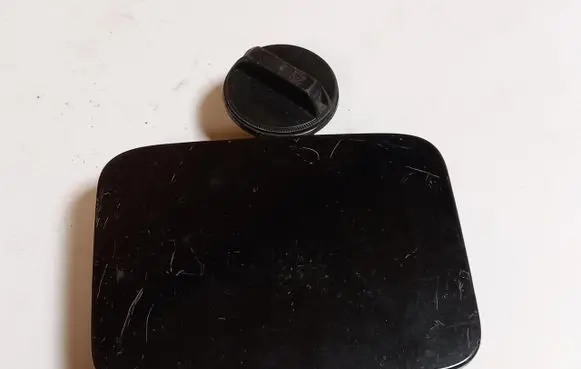Nissan Pathfinder R51 Fuel tank cap 