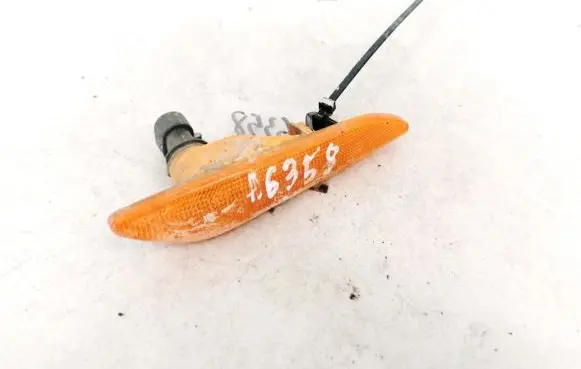 Alfa Romeo 156 Front fender indicator light B032