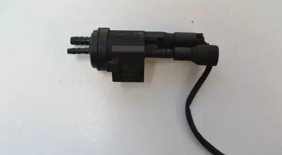 Mercedes-Benz ML W164 Turbo solenoid valve 0025401497