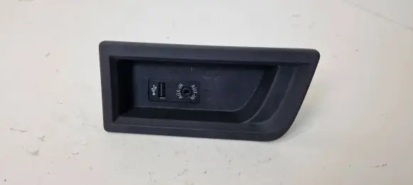 BMW 2 F22 F23 AUX in-socket connector 9229246