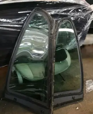 Rear vent window glass