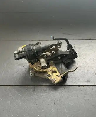 Mercedes-Benz C W202 Front door lock A2027200935