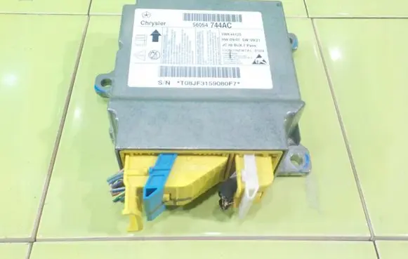 Dodge Journey Airbag control unit/module 5WK44125