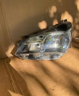 Toyota Yaris Headlight/headlamp 0D-197
