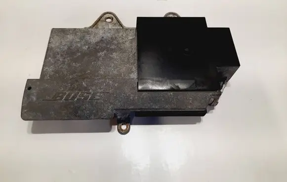 Porsche Cayman 987 Sound amplifier