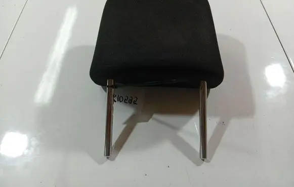Toyota Yaris Front seat headrest 