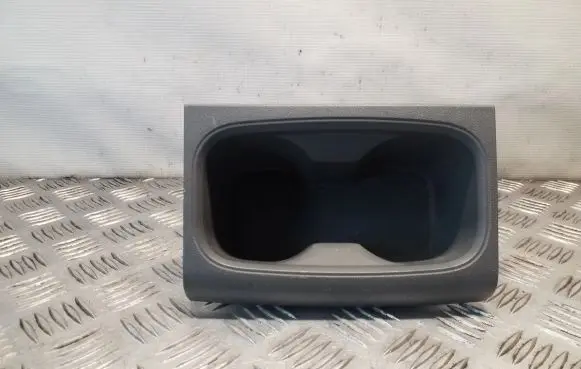 Cup holder front