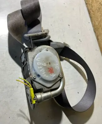 Mazda 6 Front seatbelt