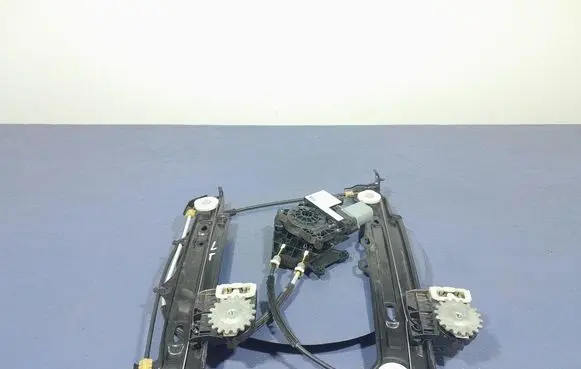BMW M4 F82 F83 Rear door window regulator with motor 9851139