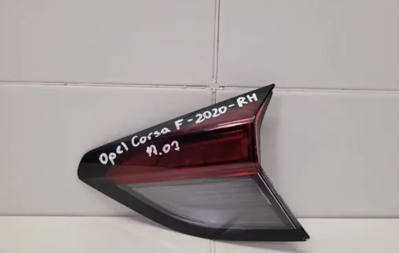 Opel Corsa F Tailgate rear/tail lights 3916267