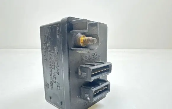 Peugeot 607 Glow plug pre-heat relay 0281003018
