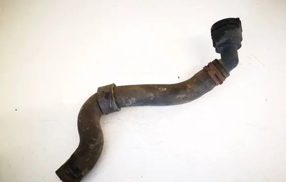Engine coolant pipe/hose