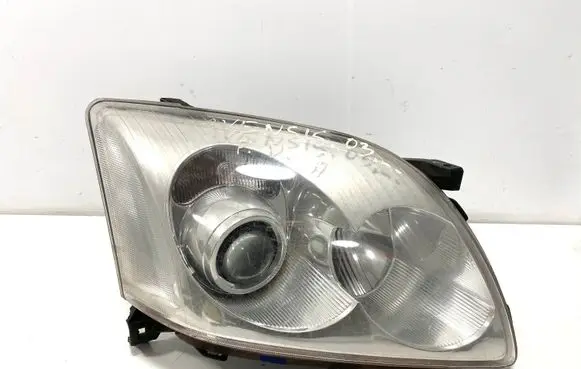 Toyota Avensis T250 Headlight/headlamp