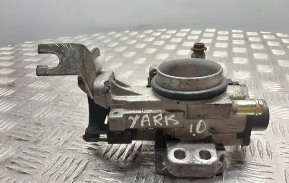 Toyota Yaris Throttle valve 222100J010