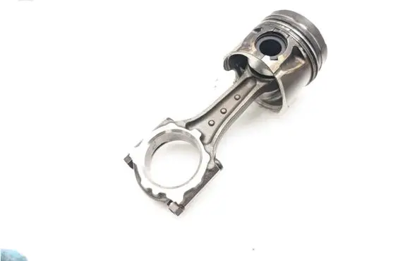 Opel Astra J Piston with connecting rod A17DTJ