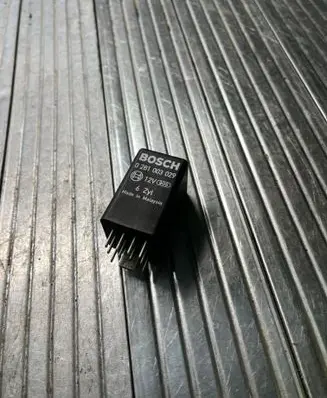 Audi A6 S6 C6 4F Glow plug pre-heat relay 4E0907282A