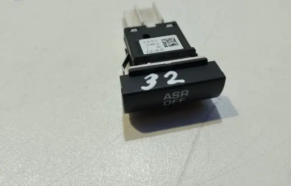 Skoda Octavia Mk2 (1Z) Traction control (ASR) switch 1Z0927133B
