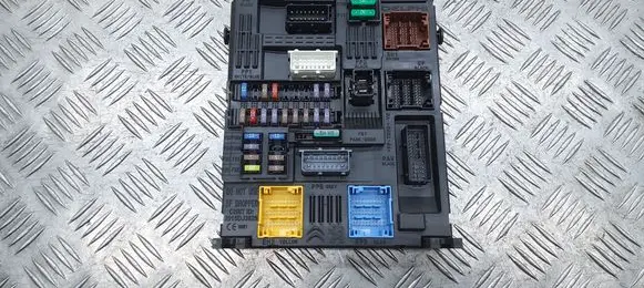 Citroen Jumpy Fuse module 9819855180 FL5