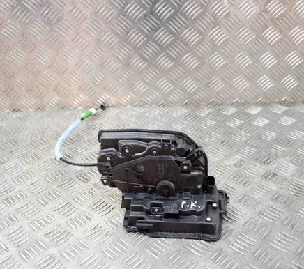 BMW i3 Coupe door lock (next to the handle) 18283810 7281937