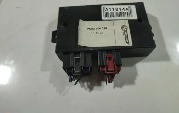 Volkswagen PASSAT B6 Tow bar relay WAM506328