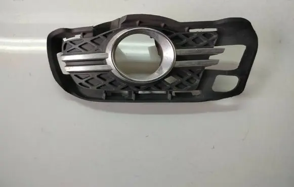 Mercedes-Benz C AMG W204 Front fog light trim/grill A2048852223