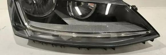 Volkswagen Jetta VI Headlight/headlamp 5C7941006