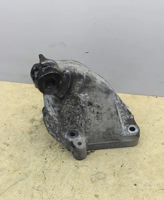 Mercedes-Benz CLS C219 Engine mounting bracket A6422230104 AC46000