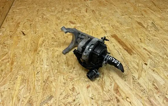 Volvo XC40 Electric auxiliary coolant/water pump 32257969 32208553